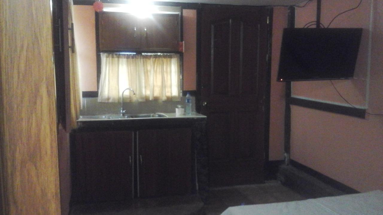 Larmar Bed And Breakfast 푸에르토프린세사 외부 사진