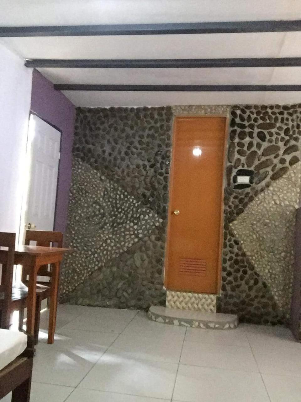 Larmar Bed And Breakfast 푸에르토프린세사 외부 사진